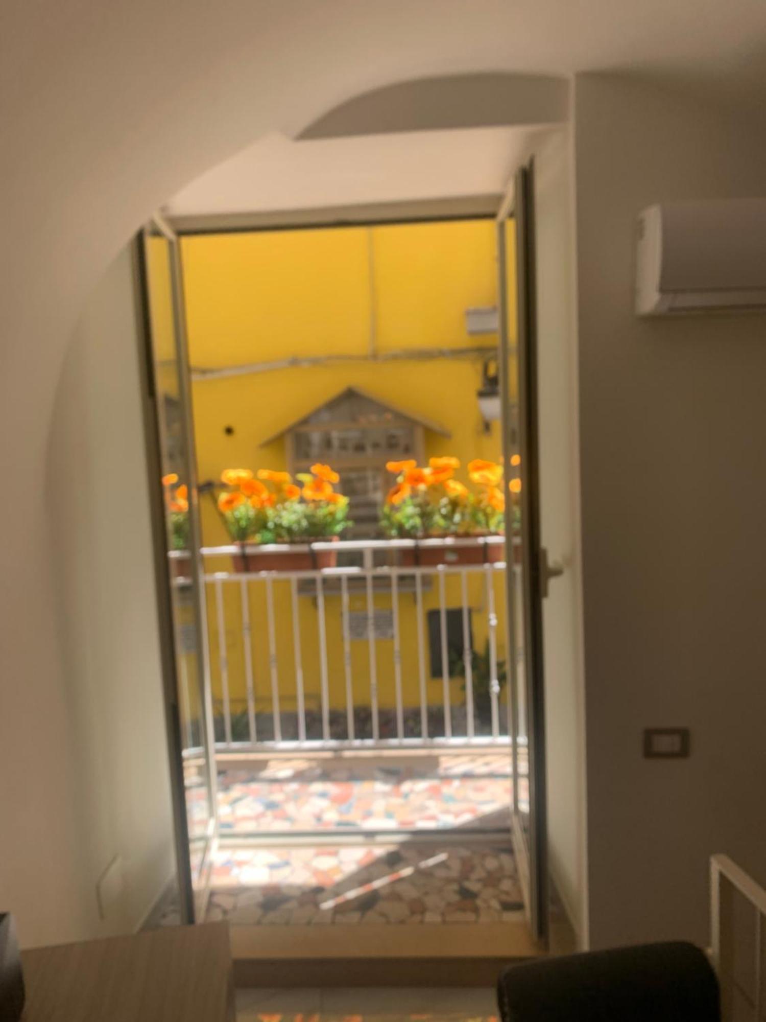 Apartmán Viky House Chiaja 1 Neapol Exteriér fotografie