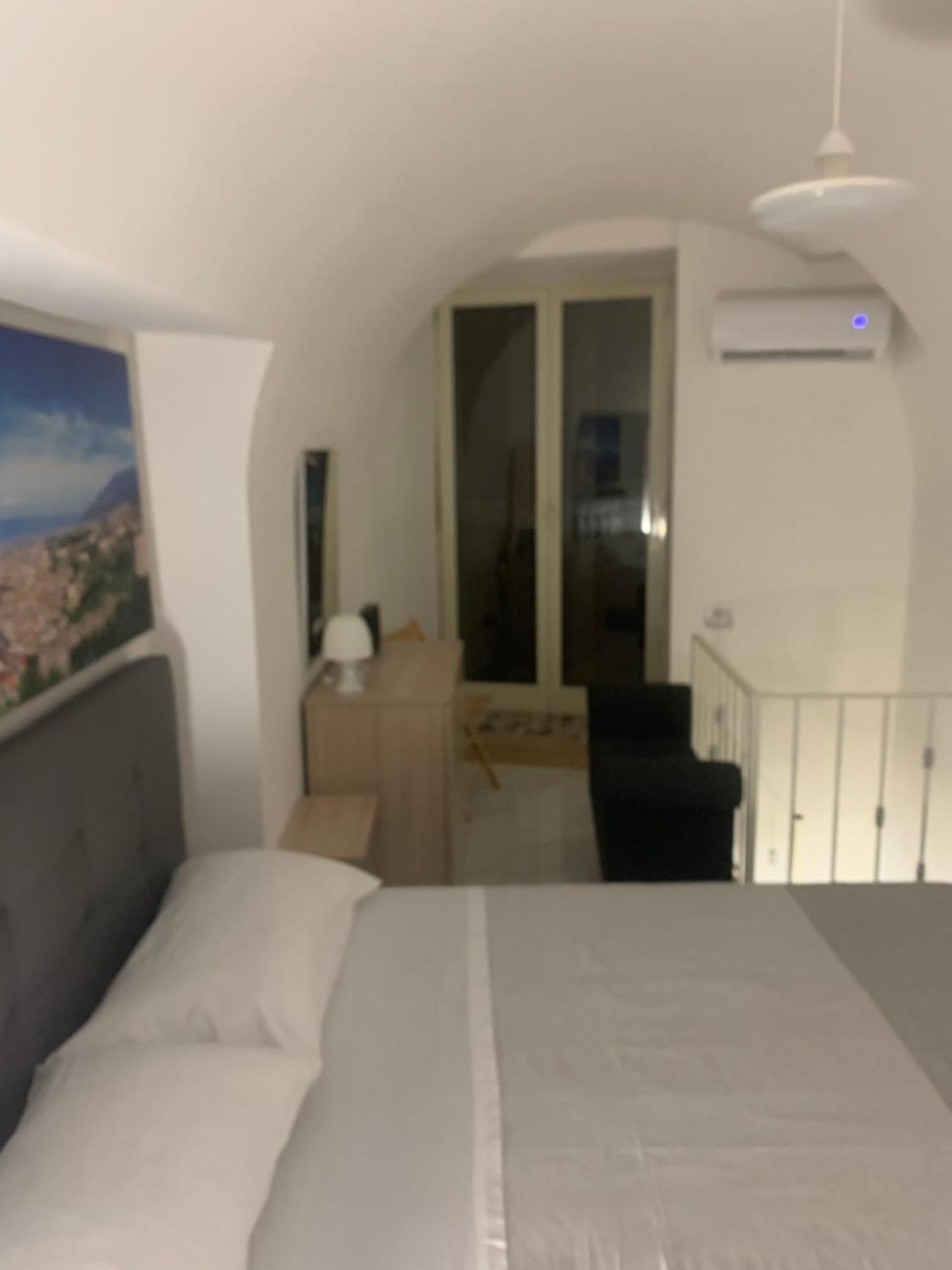 Apartmán Viky House Chiaja 1 Neapol Exteriér fotografie
