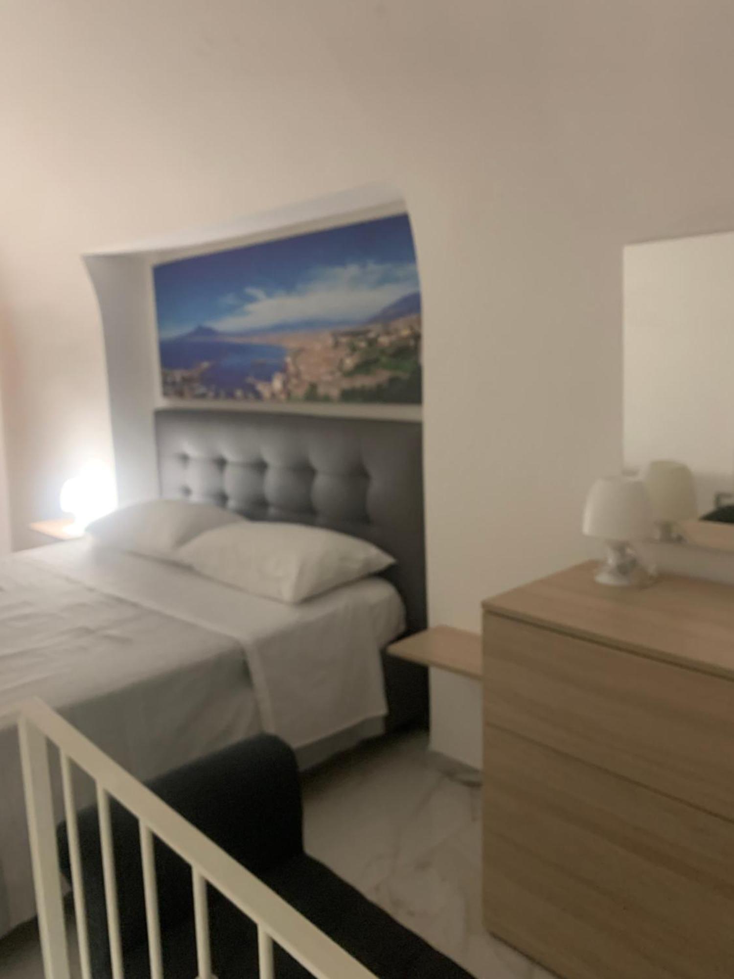 Apartmán Viky House Chiaja 1 Neapol Exteriér fotografie